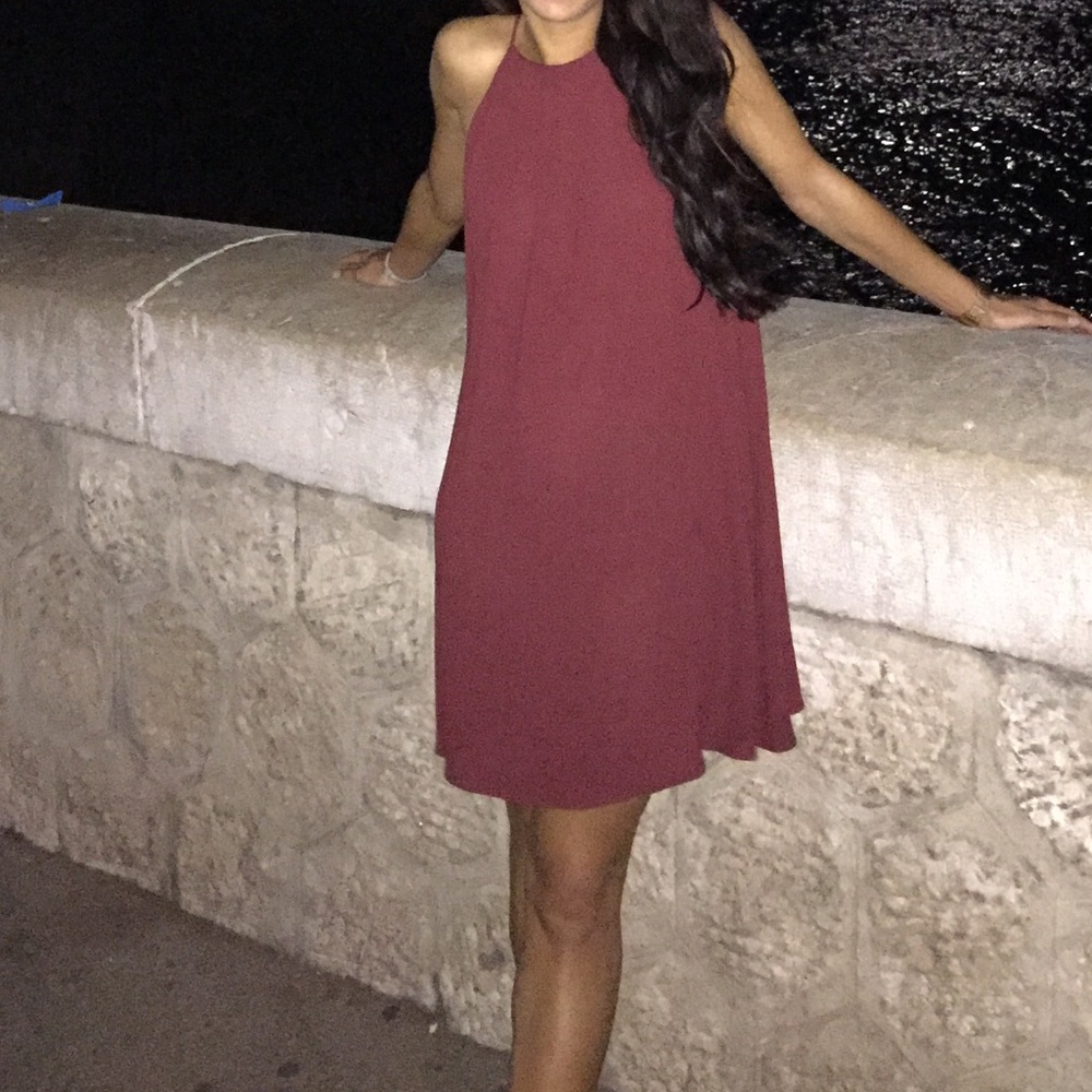 Lush burgundy sleeveless shift dress